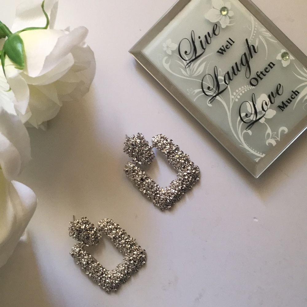 CARLI Silver Textured Square Earrings